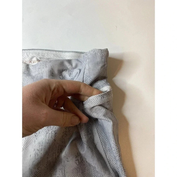 Calia By Carrie Underwood Gray White Printed 7/8 Leggings Womens Size Small - Picture 4 of 9